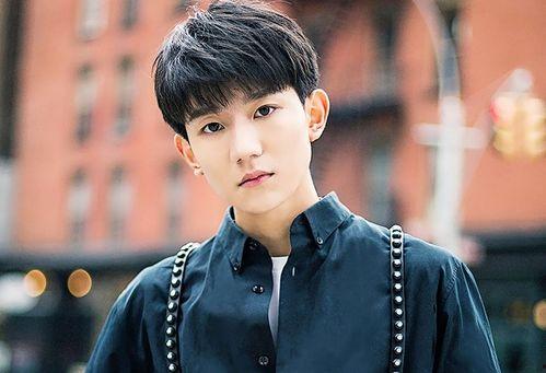 圈内大爆料王源谭松韵,揭秘娱乐圈的甜蜜邂逅